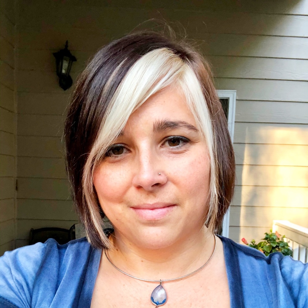 Meet your Posher, Elizabeth